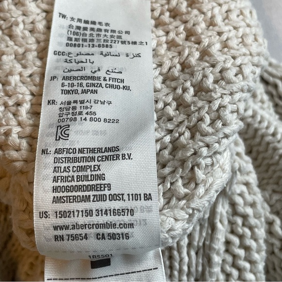 Abercrombie & Fitch Cream Cable Knit Sweater Size Medium - Picture 11 of 16